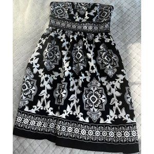 White House/Black Market Chic Dress Sz 0 Strapless Black White Cocktail